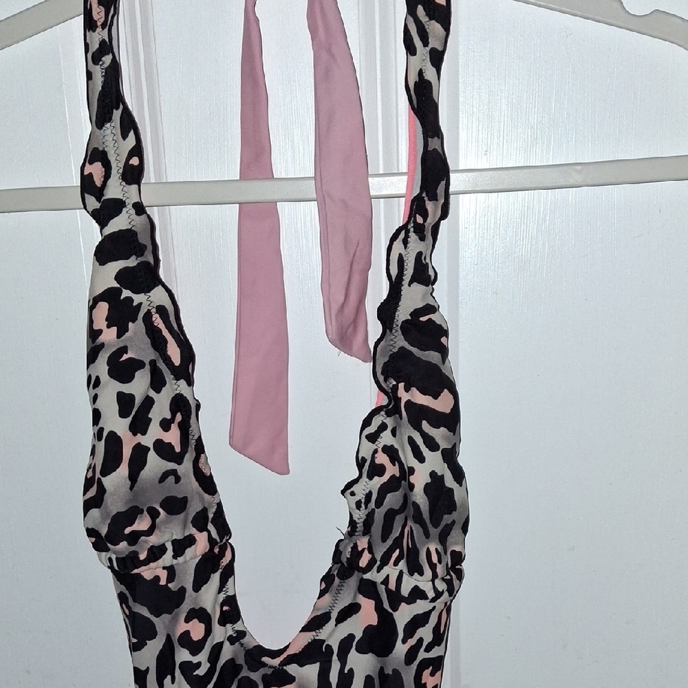 Unk Leopard Print One Piece Swimsuit with Pink Accents - Picture 4 of 9